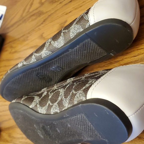 Coach Flats - Picture 3 of 4